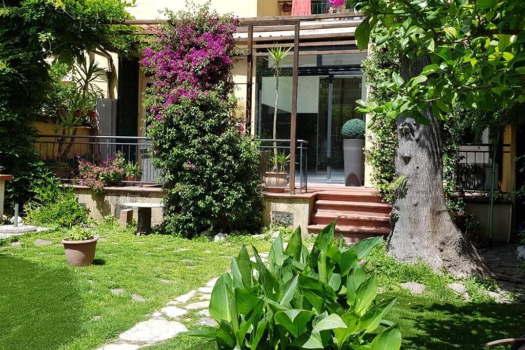 La Casa Con Piscina Riscaldata Interna Anna Luxury Garden Apartment Pisa Exterior photo